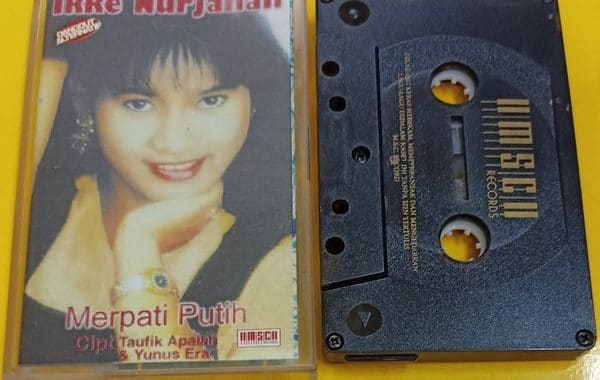 Download Lagu & Lirik Lagu Gerimis Mengundang Ikke Nurjanah