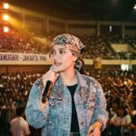 Profil Dewi Yull: Biodata, Karier, dan Lagu Hits Diva Musik Indonesia